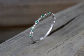 14k White Gold Round Cut Green Emerald Engagement Pave Stackable Stacking Promise Ring Anniversary