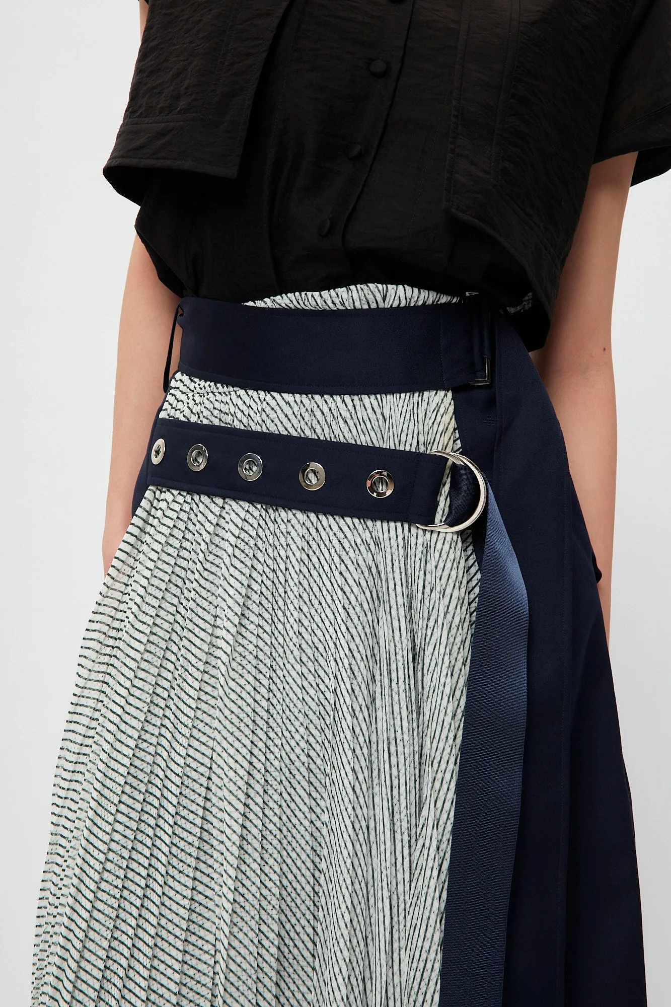 Belted Asymmetric Pleating Skirt