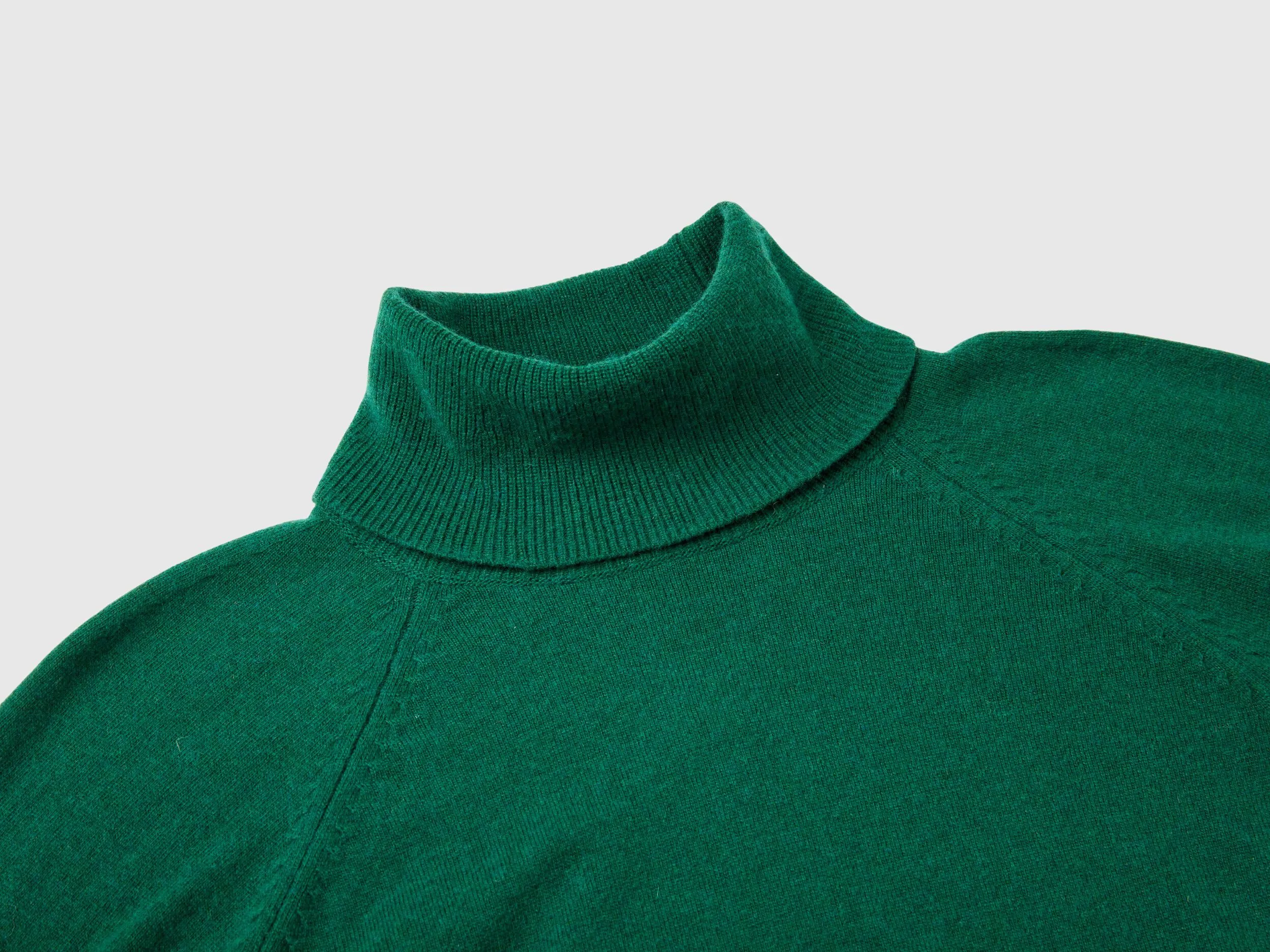 Forest green turtleneck in wool and cashmere blend - Dark Green | Benetton