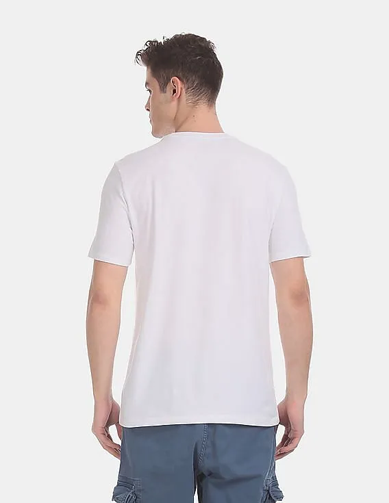 GAP White Solid Crew Neck T-Shirt