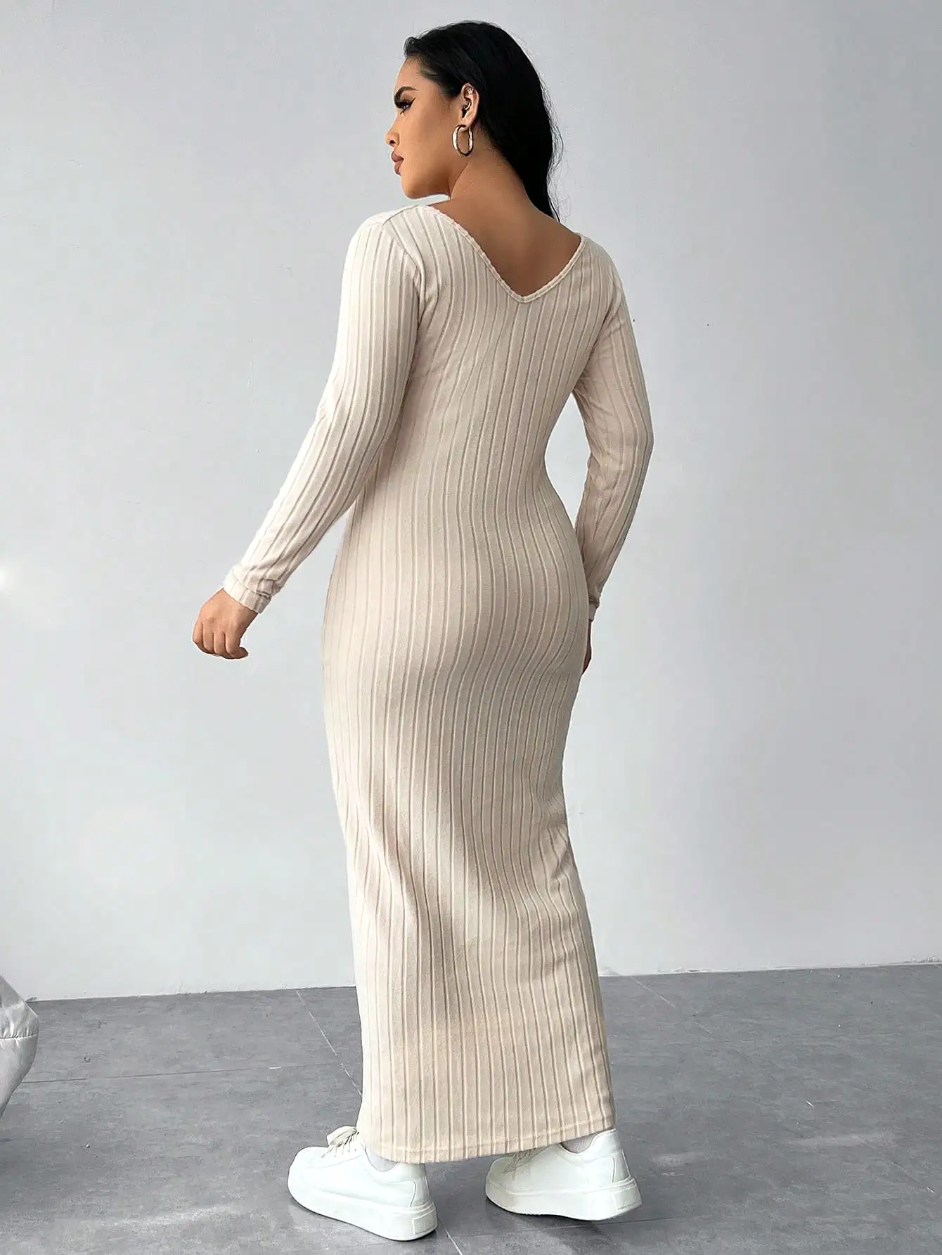 Plus Solid V Neck Bodycon Dress