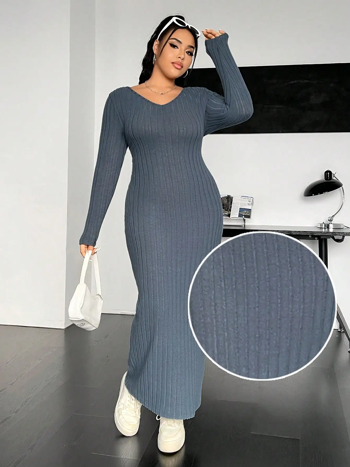 Plus Solid V Neck Bodycon Dress