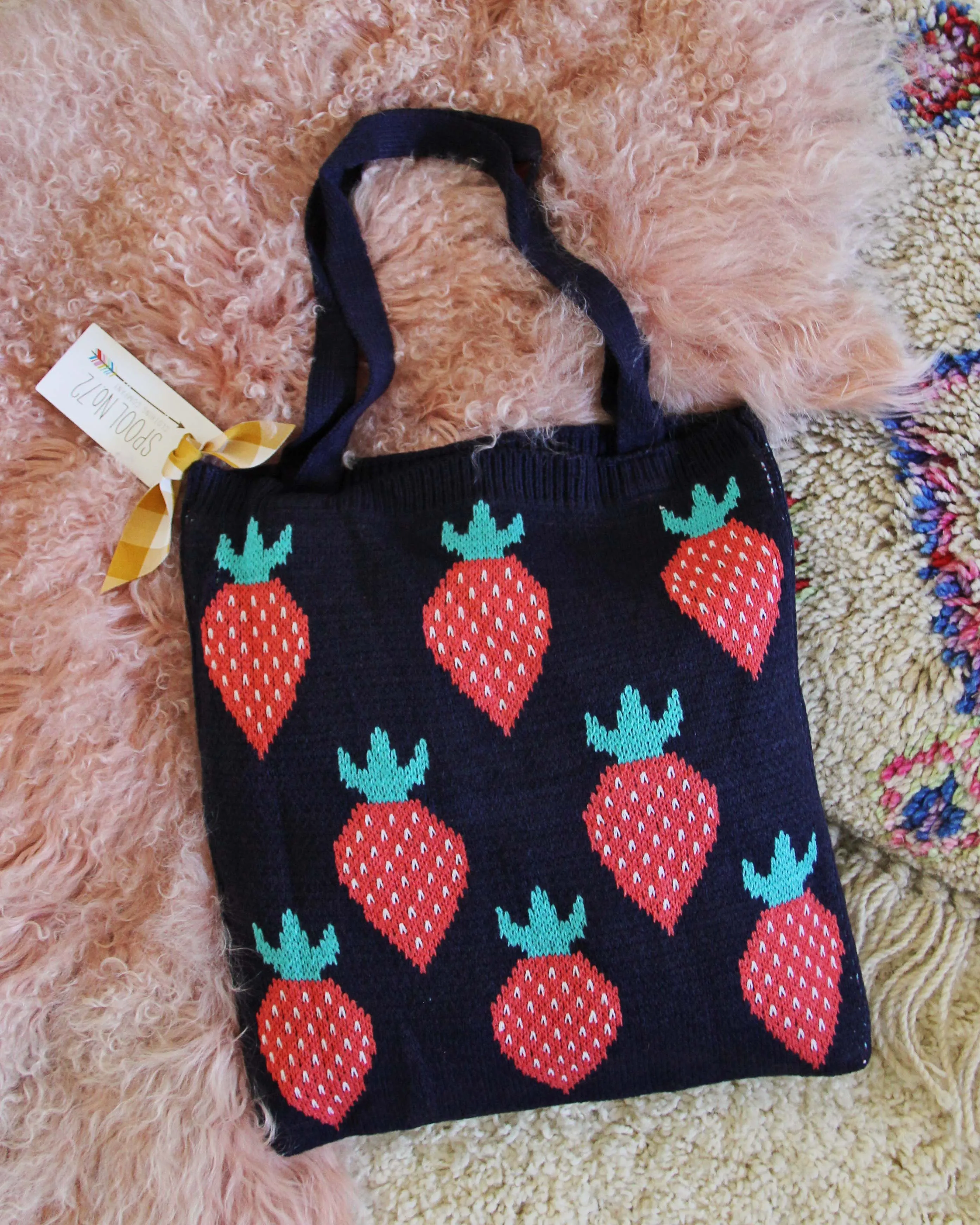 Sweater Knit Tote in Strawberry