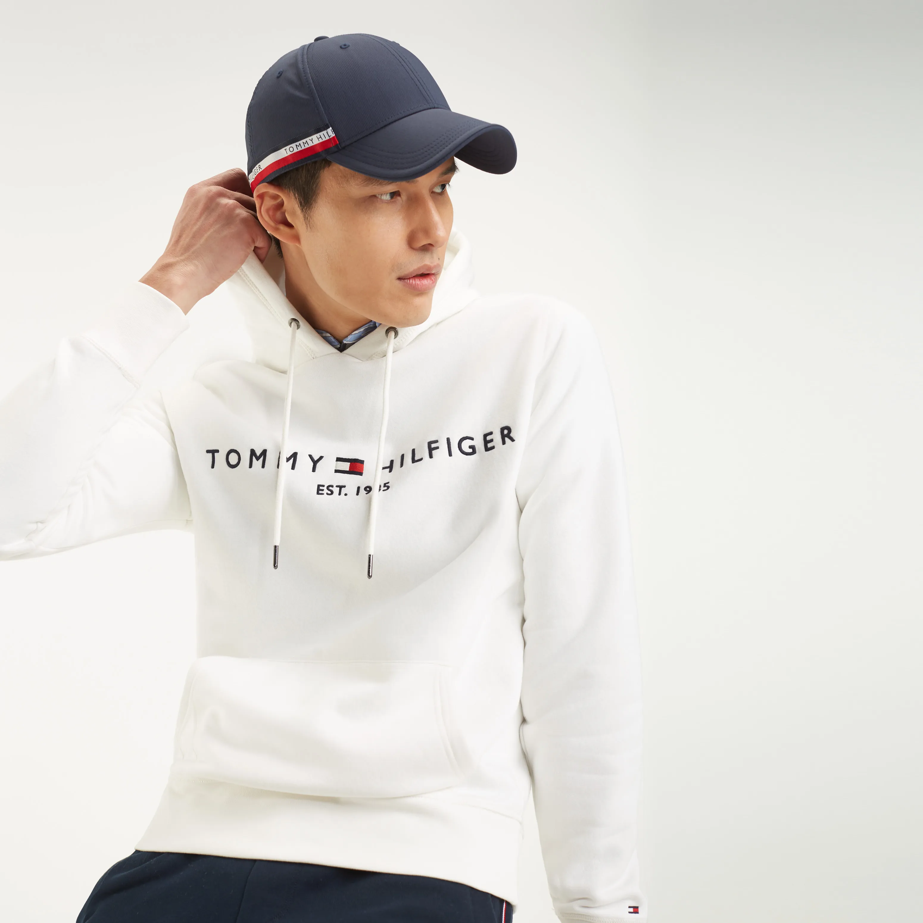 Tommy Logo Hoodie | Sweatshirts & Hoodies | Tommy Hilfiger