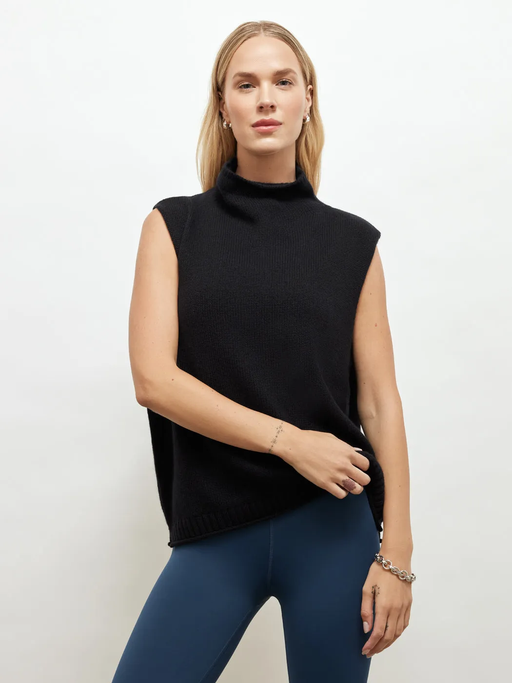 Tova Vest - Black