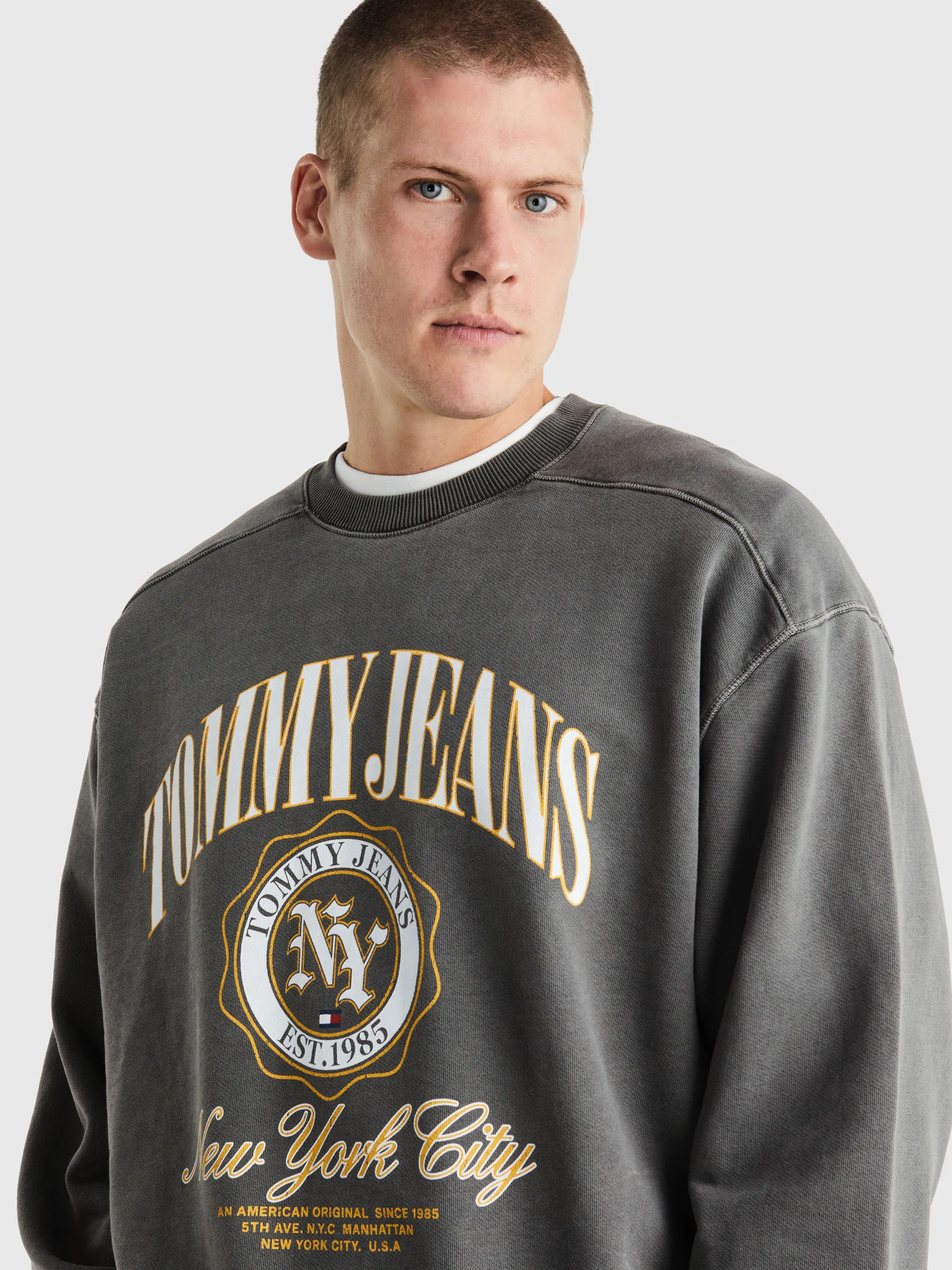 Varsity Logo Boxy Fit Sweatshirt | Sweatshirts & Hoodies | Tommy Jeans